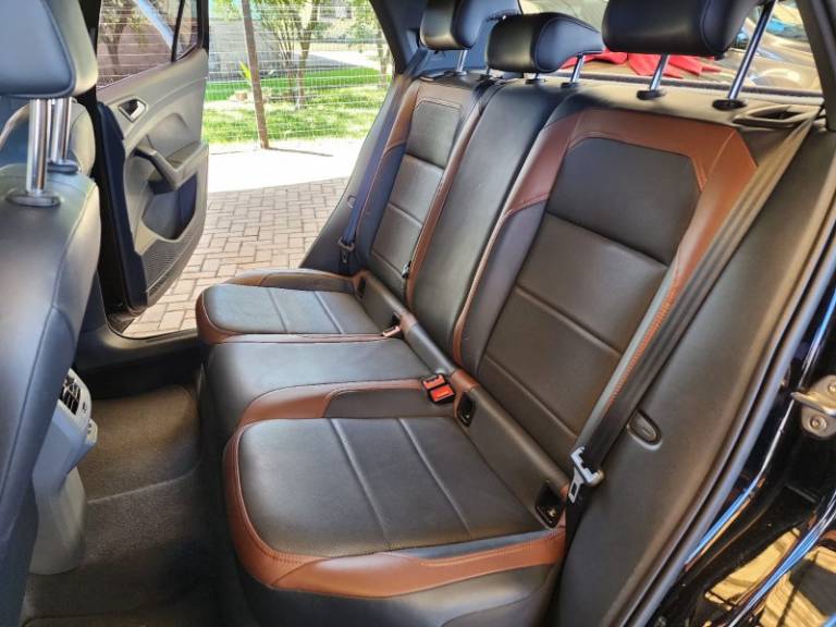 VOLKSWAGEN - T-CROSS - 2020/2020 - Preta - R$ 106.900,00