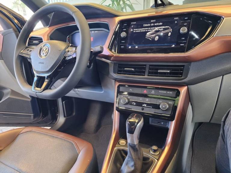 VOLKSWAGEN - T-CROSS - 2020/2020 - Preta - R$ 106.900,00