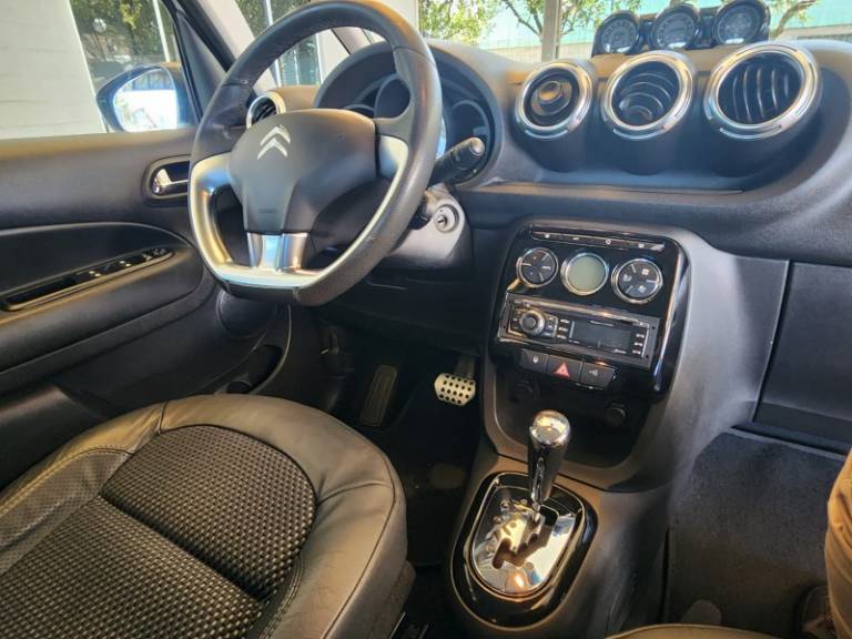 CITROËN - AIRCROSS - 2015/2015 - Branca - R$ 46.900,00