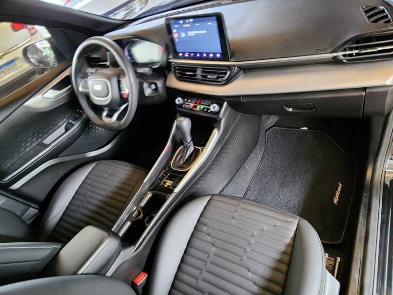 FIAT - FASTBACK - 2023/2023 - Preta - R$ 114.900,00