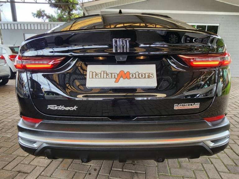 FIAT - FASTBACK - 2023/2023 - Preta - R$ 114.900,00