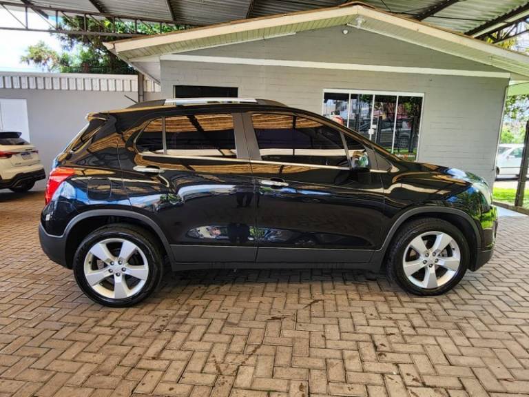 CHEVROLET - TRACKER - 2014/2014 - Preta - R$ 69.900,00